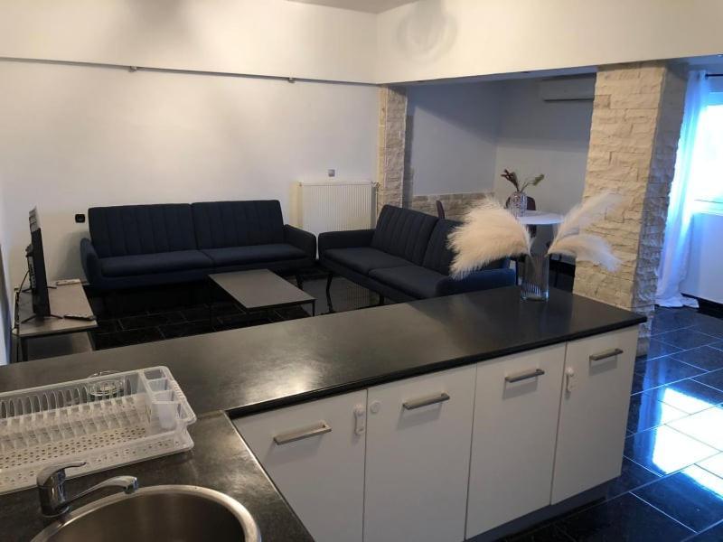 גאוביה Luxury Apartments Christos מראה חיצוני תמונה