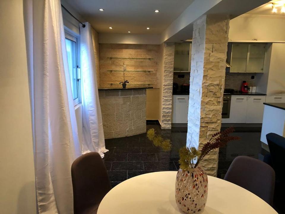 גאוביה Luxury Apartments Christos מראה חיצוני תמונה