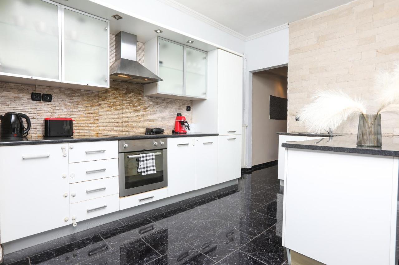 גאוביה Luxury Apartments Christos מראה חיצוני תמונה