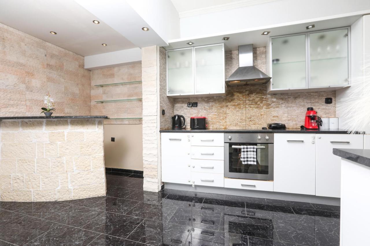 גאוביה Luxury Apartments Christos מראה חיצוני תמונה